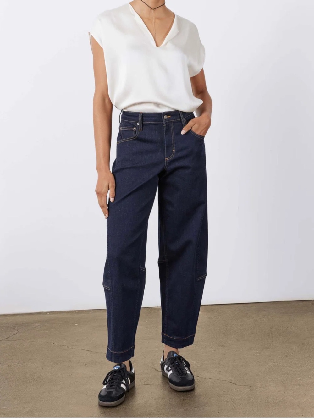 Ruti | The Petite Ultimate Barrel Leg Jeans 2.0